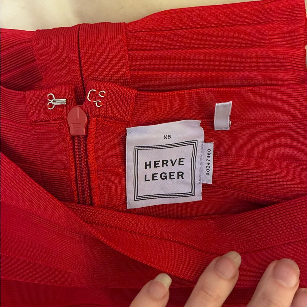 Hervé Léger “Renny” Long-Sleeve Off-Shoulder Bandage Dress – Red – XS - Picture 6 of 7